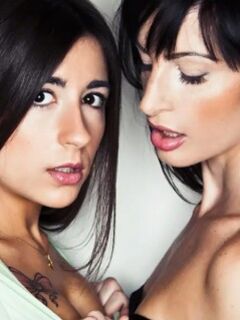 Ava Courcelles & Ena Sweet